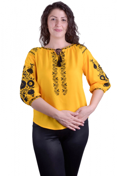 Bluza traditionala galbena cu motiv floral negru Fabiana [4]