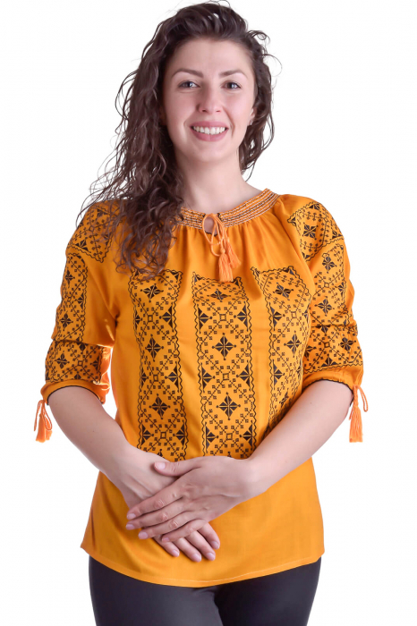 Bluza traditionala galbena cu motiv geometric negru Doris [1]