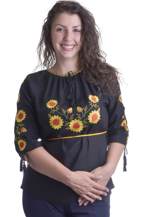 Bluza traditionala neagra cu motiv floral galben Brigita [1]