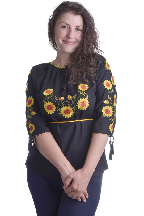 Bluza traditionala neagra cu motiv floral galben Brigita [4]