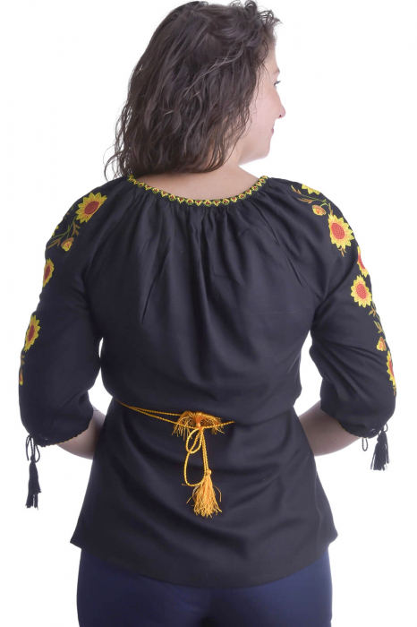 Bluza traditionala neagra cu motiv floral galben Brigita [3]