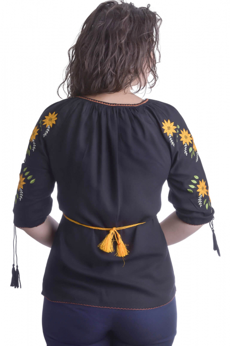 Bluza traditionala neagra cu motiv floral galben Fulvia [3]