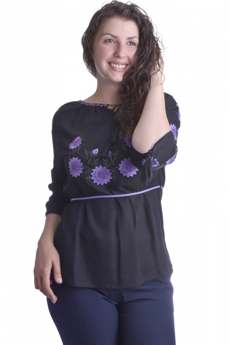 Bluza traditionala neagra cu motiv floral mov Giulia [4]