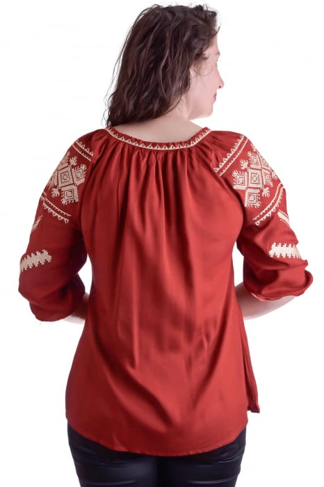 Bluza traditionala rosie cu motiv geometric auriu Georgiana [3]