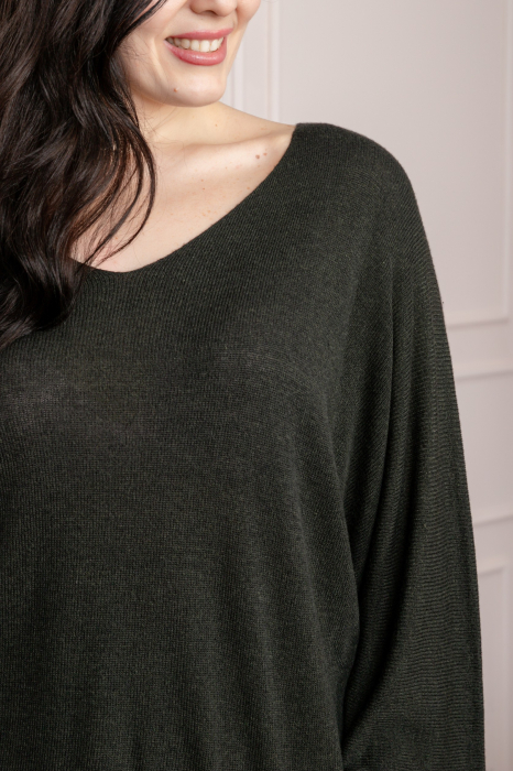 Bluza tricotata neagra cu maneci liliac [2]