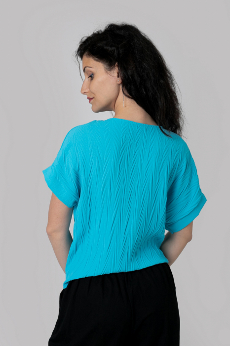 Bluza turcoaz deschis casual cu aspect texturat si nod in talie [3]