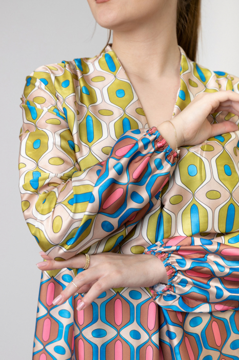 Bluza vaporoasa cu imprimeu verde olive [2]