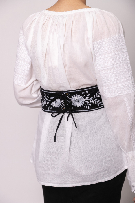 Brau traditional negru cu motiv floral alb Smaranda [3]