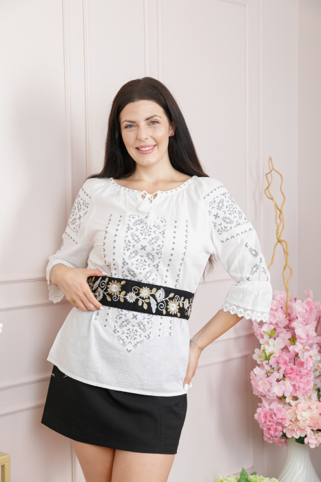 Brau traditional negru cu motiv floral auriu Iuliana [2]