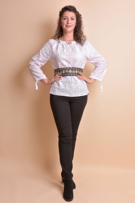 Brau traditional negru cu motiv floral bej Mihaela [3]