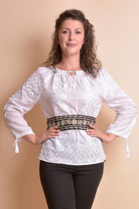 Brau traditional negru cu motiv floral bej Mihaela [2]