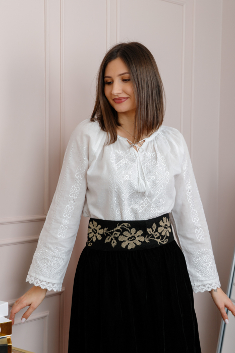 Brau traditional negru cu motiv floral crem Nicoleta [4]