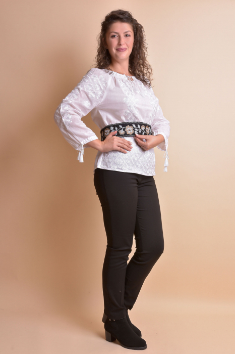 Brau traditional negru cu motiv floral multicolor Elena [6]