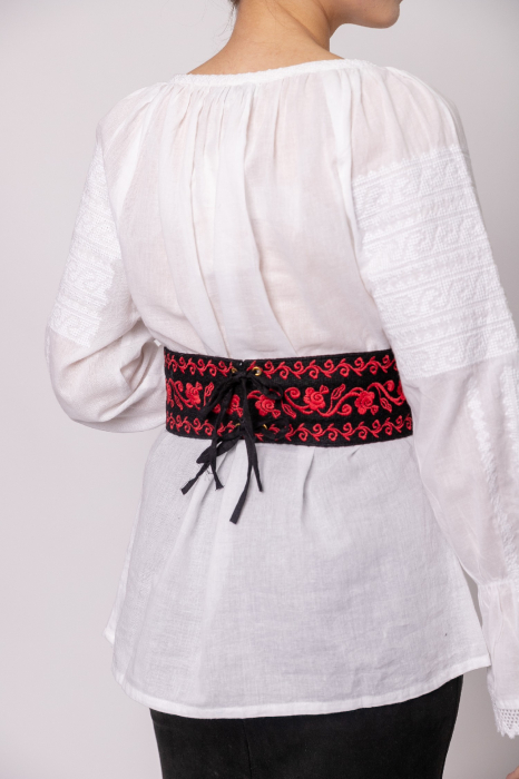 Brau traditional negru cu motiv floral rosu Elisabeta 02 [3]