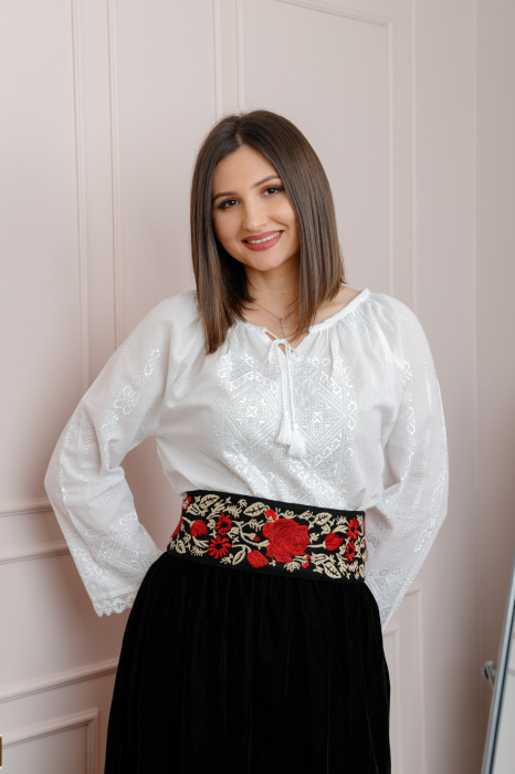 Brau traditional negru cu motiv floral rosu Flora [2]