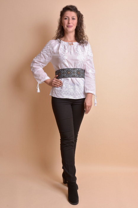 Brau traditional negru cu motiv geometric multicolor Cristina [4]