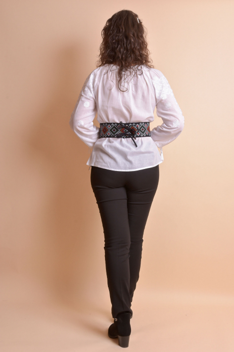 Brau traditional negru cu motiv geometric multicolor Iulia [8]