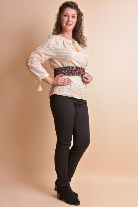 Brau traditional negru cu motiv geometric rosu Ana [4]