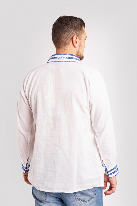 Camasa barbateasca traditionala alba cu motiv geometric albastru Georgian [3]