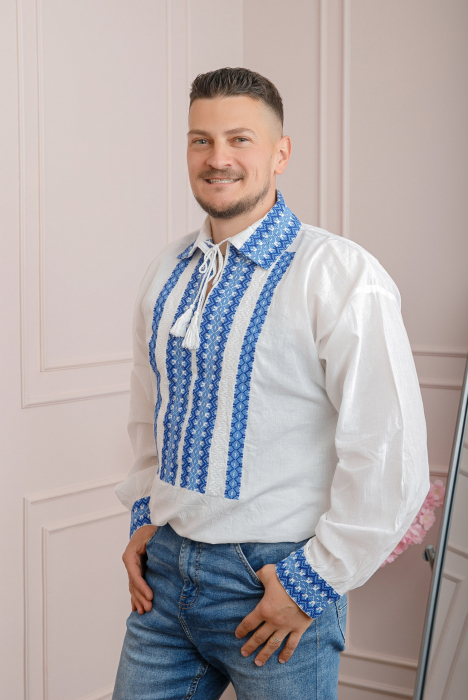 Camasa barbateasca traditionala alba cu motiv geometric albastru Horia 02