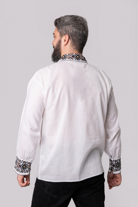 Camasa barbateasca traditionala alba cu motiv geometric maro Arthur [3]