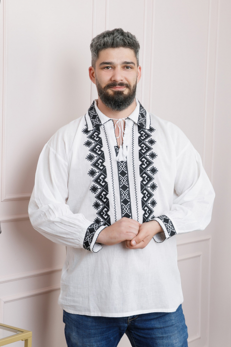 Camasa barbateasca traditionala alba cu motiv geometric negru Petru 01 [3]