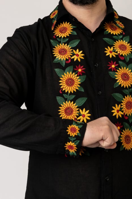 Camasa barbateasca traditionala neagra cu motiv floral galben Darius [2]