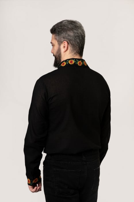 Camasa barbateasca traditionala neagra cu motiv floral galben Darius [3]