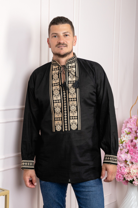 Camasa barbateasca traditionala neagra cu motiv geometric auriu Robert 01 [4]