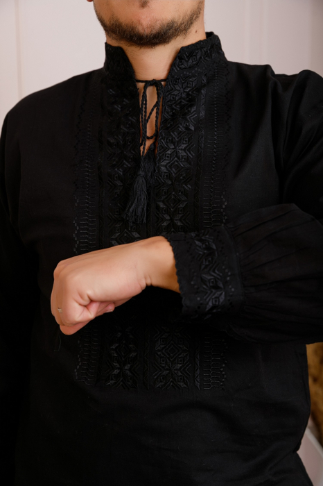 Camasa barbateasca traditionala neagra cu motiv geometric negru Teodor 02 [2]
