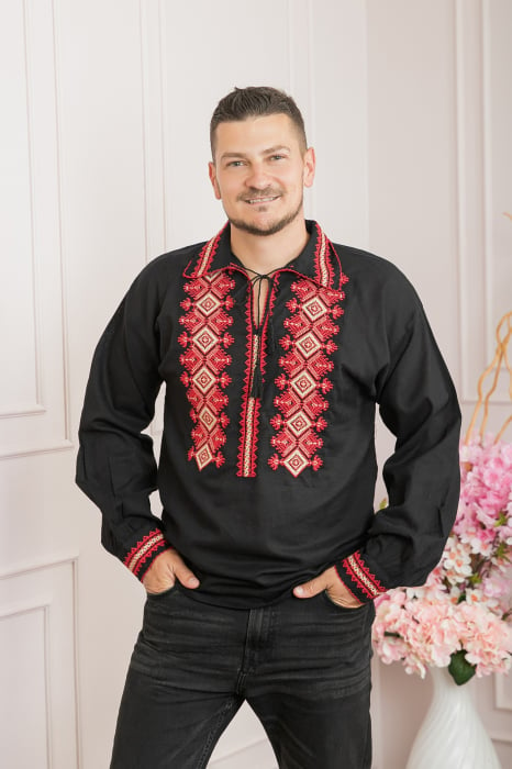 Camasa barbateasca traditionala neagra cu motiv geometric rosu Ivan 03