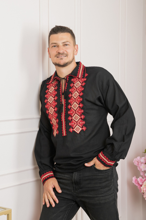 Camasa barbateasca traditionala neagra cu motiv geometric rosu Ivan 03 [4]