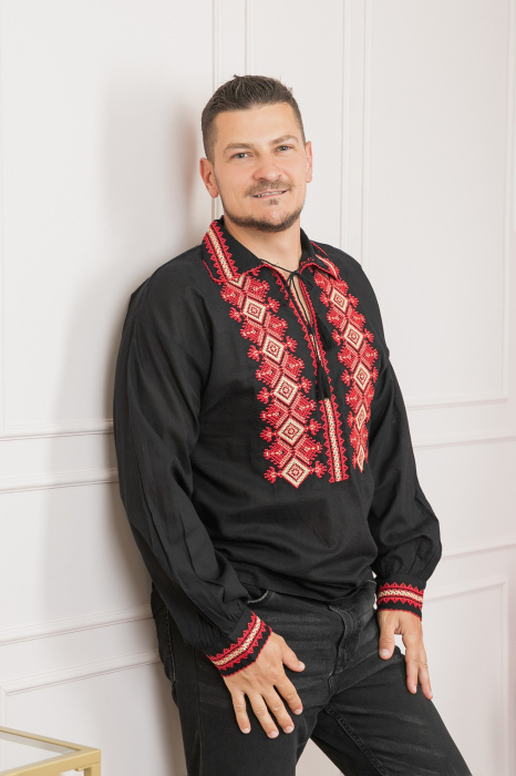 Camasa barbateasca traditionala neagra cu motiv geometric rosu Ivan 03 [3]