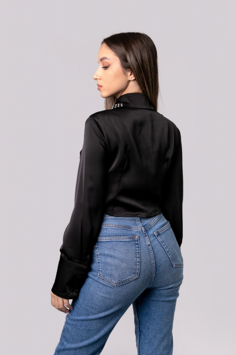 Camasa neagra cu guler stilizat cu pietre colorate [4]