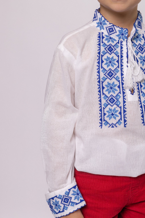 Camasa traditionala de baieti alba cu motiv floral albastru Laurentiu 01 [2]