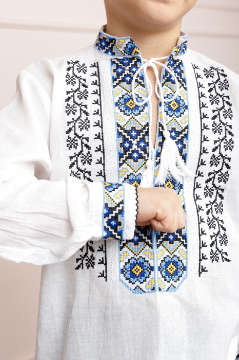 Camasa traditionala de baieti alba cu motiv floral albastru Mugur [2]