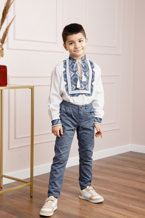 Camasa traditionala de baieti alba cu motiv floral albastru Nicolas [4]