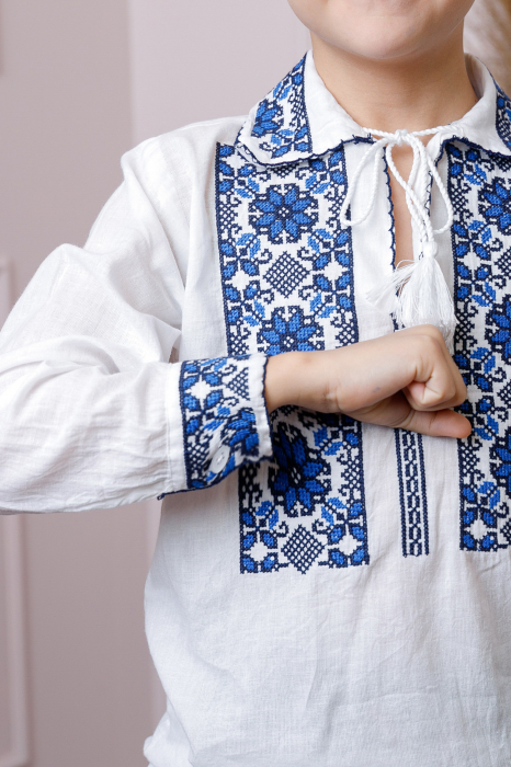 Camasa traditionala de baieti alba cu motiv floral albastru Silviu 03 [2]