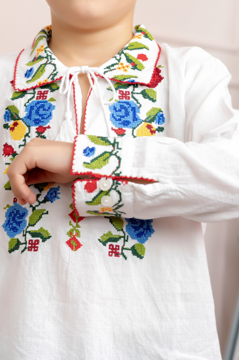 Camasa traditionala de baieti alba cu motiv floral multicolor Beniamin [2]