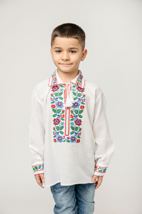Camasa traditionala de baieti alba cu motiv floral multicolor Cosmin 01
