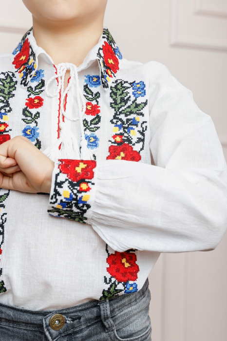 Camasa traditionala de baieti alba cu motiv floral multicolor Costin [2]