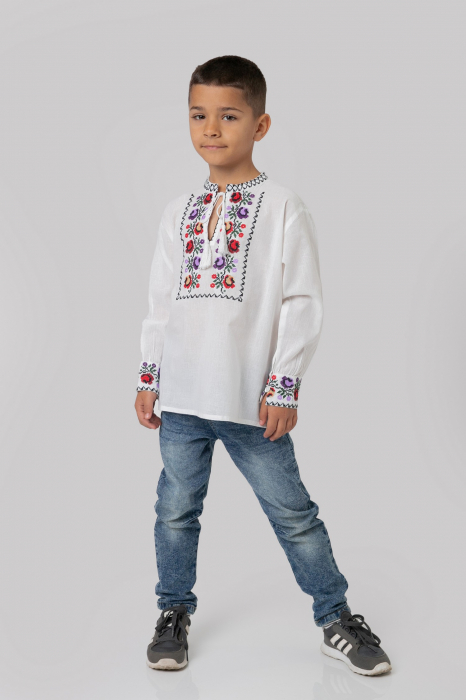 Camasa traditionala de baieti alba cu motiv floral multicolor Marc