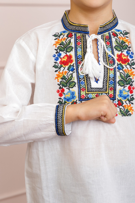 Camasa traditionala de baieti alba cu motiv floral multicolor Mihai [2]
