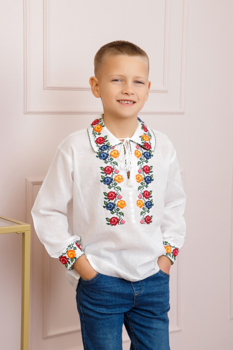 Camasa traditionala de baieti alba cu motiv floral tricolor Gabriel