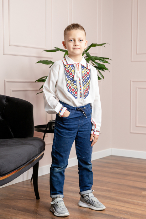 Camasa traditionala de baieti alba cu motiv floral tricolor Raul [5]