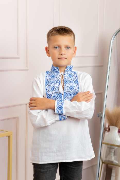 Camasa traditionala de baieti alba cu motiv geometric albastru Fabian 02