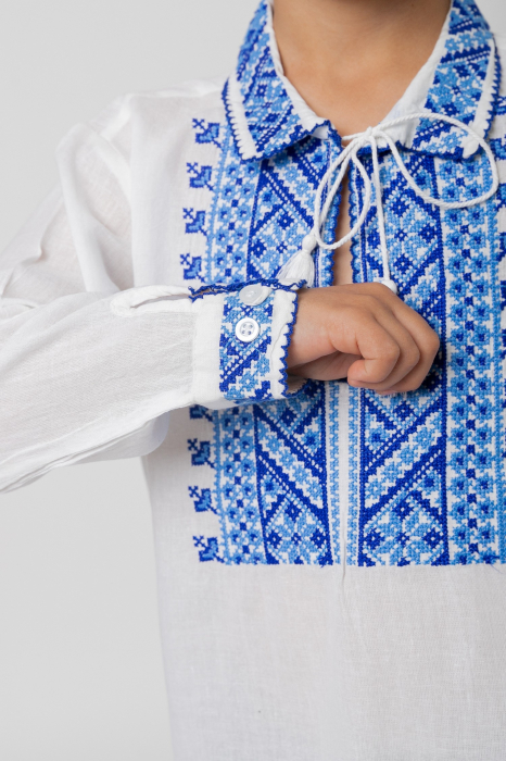 Camasa traditionala de baieti alba cu motiv geometric albastru Pavel 01 [2]