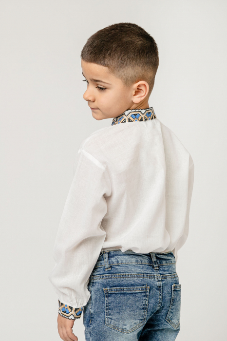 Camasa traditionala de baieti alba cu motiv geometric multicolor Iustin [2]