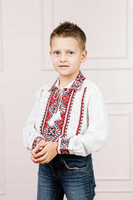 Camasa traditionala de baieti alba cu motiv geometric rosu Flavius 02 [3]