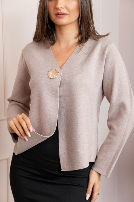 Cardigan dama crem cu brosa aurie Kendra [2]